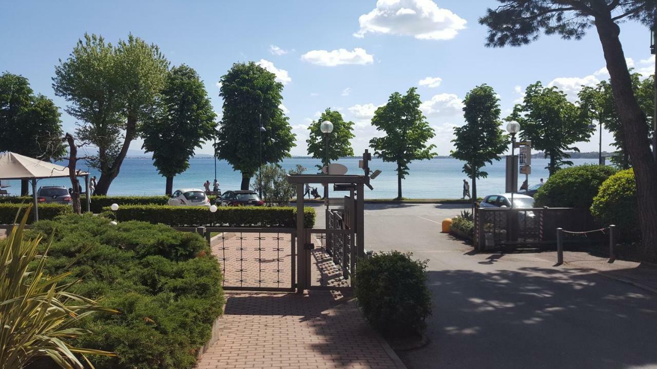 Le Rive Desenzano del Garda Exterior foto